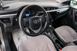 Седан Toyota Corolla 2015 года, 1149000 рублей, Красноярск