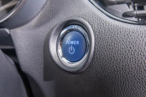 Внедорожник Toyota C-HR 2017 года, 2499000 рублей, Барнаул