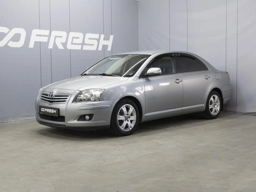 Седан Toyota Avensis 2007 года, 960000 рублей, Омск