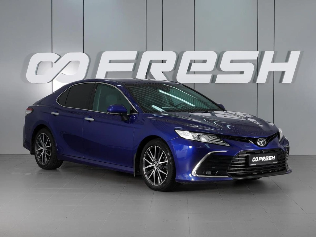 Седан Toyota Camry 2021 года, 3229000 рублей, Красный Пахарь