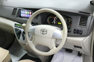 Минивэн Toyota Isis 2008 года, 998000 рублей, Солонцы