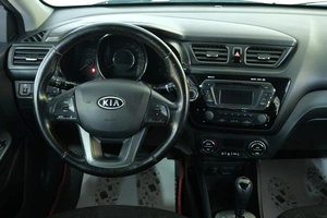 Седан Kia Rio 2012 года, 989000 рублей, Омск