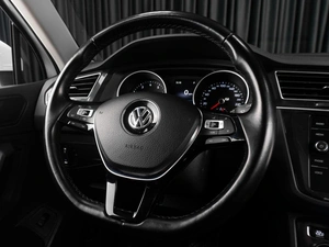 Внедорожник Volkswagen Tiguan 2020 года, 2339000 рублей, Тюмень