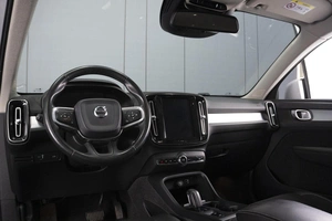 Внедорожник Volvo XC40 2018 года, 2550000 рублей, Омск