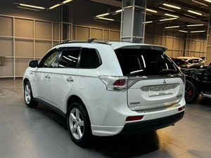 Внедорожник Mitsubishi Outlander 2013 года, 1487000 рублей, Красноярск
