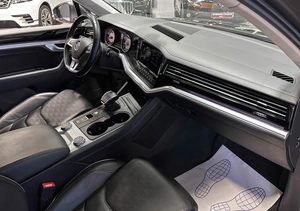 Внедорожник Volkswagen Touareg 2019 года, 4150000 рублей, Красноярск