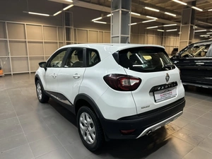 Внедорожник Renault Kaptur 2017 года, 1187000 рублей, Красноярск