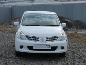 Седан Nissan Tiida Latio 2011 года, 530000 рублей, Красноярск