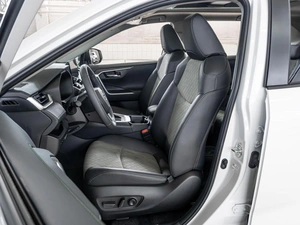 Внедорожник Toyota RAV4 2025 года, 4140000 рублей, Краснодар