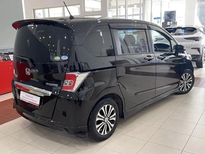 Минивэн Honda Freed 2014 года, 1085000 рублей, Красноярск