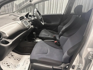 Хетчбэк Honda Fit 2010 года, 699000 рублей, Красноярск