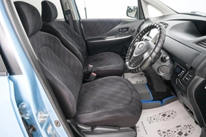Хетчбэк Toyota Ractis 2006 года, 679000 рублей, Красноярск