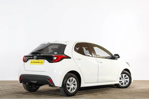 Хетчбэк Toyota Yaris 2020 года, 1529000 рублей, Тюмень