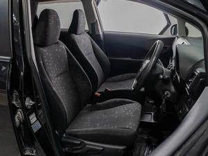 Хетчбэк Toyota Ractis 2013 года, 1049000 рублей, Тюмень