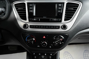 Седан Hyundai Solaris 2019 года, 1429000 рублей, Тюмень