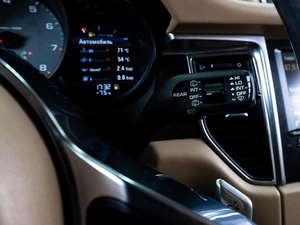 Внедорожник Porsche Macan S 2014 года, 2488070 рублей, Тюмень