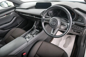 Хетчбэк Mazda 3 2019 года, 1839000 рублей, Красноярск