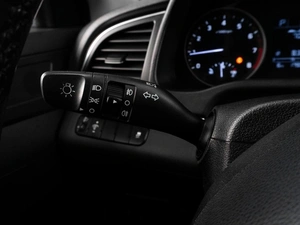 Седан Hyundai Elantra 2017 года, 1379000 рублей, Тюмень