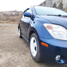 Хетчбэк Toyota Ist 2002 года, 428000 рублей, Красноярск