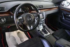 Седан Volkswagen Passat CC 2013 года, 1329000 рублей, Омск