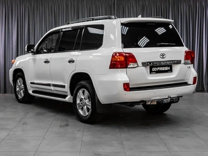 Внедорожник Toyota Land Cruiser 2013 года, 3675000 рублей, Тюмень