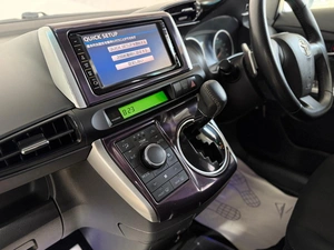 Минивэн Toyota Wish 2010 года, 1179000 рублей, Красноярск