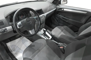 Седан Opel Astra 2010 года, 579000 рублей, Новокузнецк