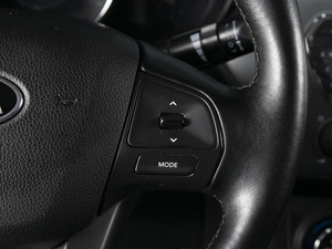 Седан Kia Rio 2013 года, 860000 рублей, Омск