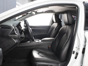 Седан Toyota Camry 2021 года, 3790000 рублей, Омск