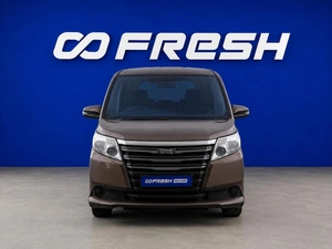 Минивэн Toyota Noah 2017 года, 1518888 рублей, Москва