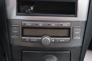 Седан Toyota Avensis 2007 года, 869000 рублей, Омск