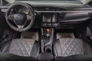 Седан Toyota Corolla 2014 года, 1359000 рублей, Томск