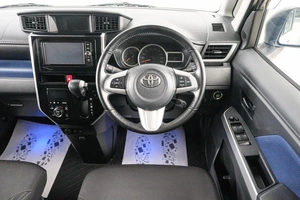 Минивэн Toyota Roomy 2017 года, 1039000 рублей, Красноярск
