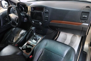 Внедорожник Mitsubishi Pajero 2007 года, 1799000 рублей, Омск