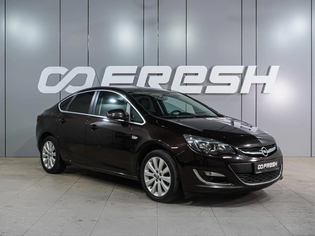 Седан Opel Astra 2014 года, 999000 рублей, Воронеж