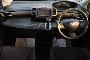 Минивэн Honda Freed 2011 года, 1219000 рублей, Омск