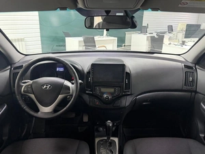 Хетчбэк Hyundai i30 2010 года, 680000 рублей, Ачинск