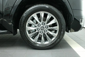 Внедорожник Toyota Land Cruiser 2021 года, 11490000 рублей, Красноярск