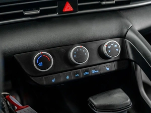 Седан Hyundai Elantra 2021 года, 2015000 рублей, Красноярск