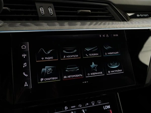 Внедорожник Audi e-tron 2021 года, 5547031 рублей, Москва