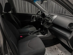Внедорожник Toyota RAV4 2010 года, 1385000 рублей, Красноярск