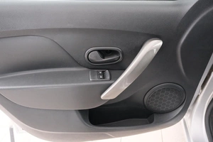Хетчбэк Renault Sandero 2018 года, 999000 рублей, Красноярск