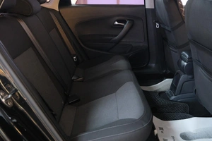 Седан Volkswagen Polo 2017 года, 1039000 рублей, Омск