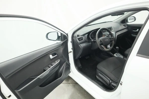 Хэтчбек Kia Rio 2012 года, 1125000 рублей, Курск