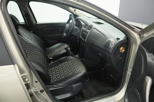 Хэтчбек Renault Sandero 2015 года, 860000 рублей, Курск