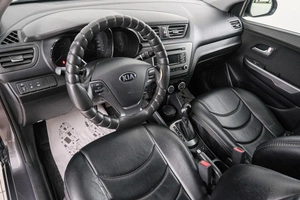 Седан Kia Rio 2017 года, 1299000 рублей, Красноярск