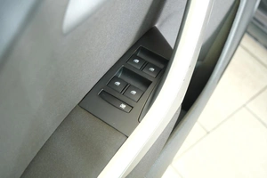 Хетчбэк Opel Astra 2012 года, 919000 рублей, Омск