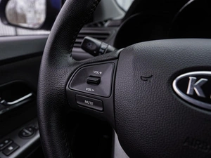 Седан Kia Rio 2012 года, 990000 рублей, Волгоград