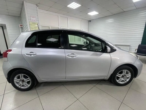 Хетчбэк Toyota Vitz 2008 года, 599000 рублей, Ачинск