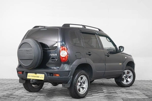 Внедорожник Chevrolet Niva 2017 года, 879000 рублей, Кемерово